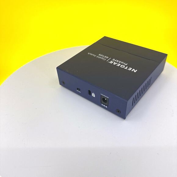 NETGEAR 5-Port Gigabit Ethernet Unmanaged Switch - Picture 6 of 16